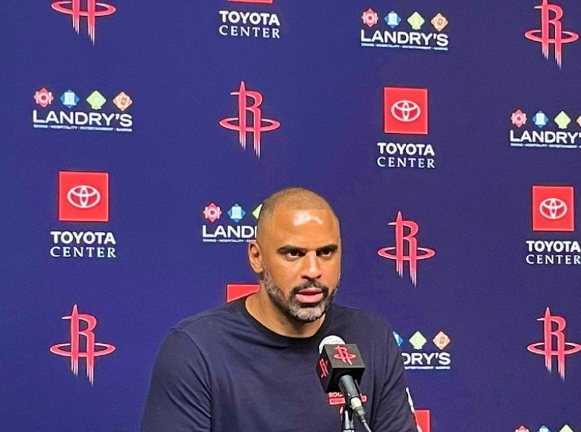 恭喜火箭队, 霆队的常规, 队的比赛里